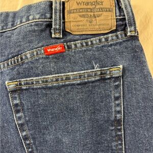 Wrangler Premium Regular Fit Blue Jeans with Red Tag men’s 36x30.